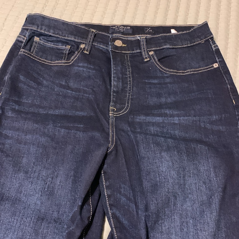 Lucky Brand Women's 5-Pocket Jeans Size 14/32 NWOT flared Bottoms Super cute - Picture 4 of 9